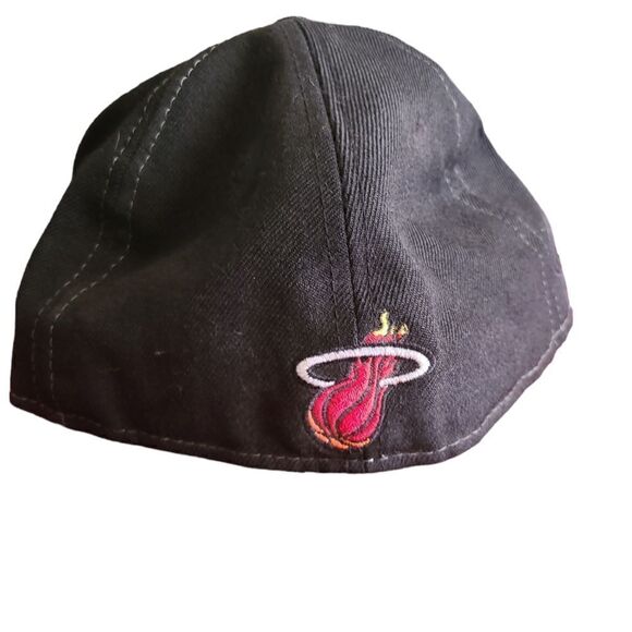 New Era Miami Heat hat, baseball cap, 59fifty,  size 7 1/8 - Picture 3 of 5